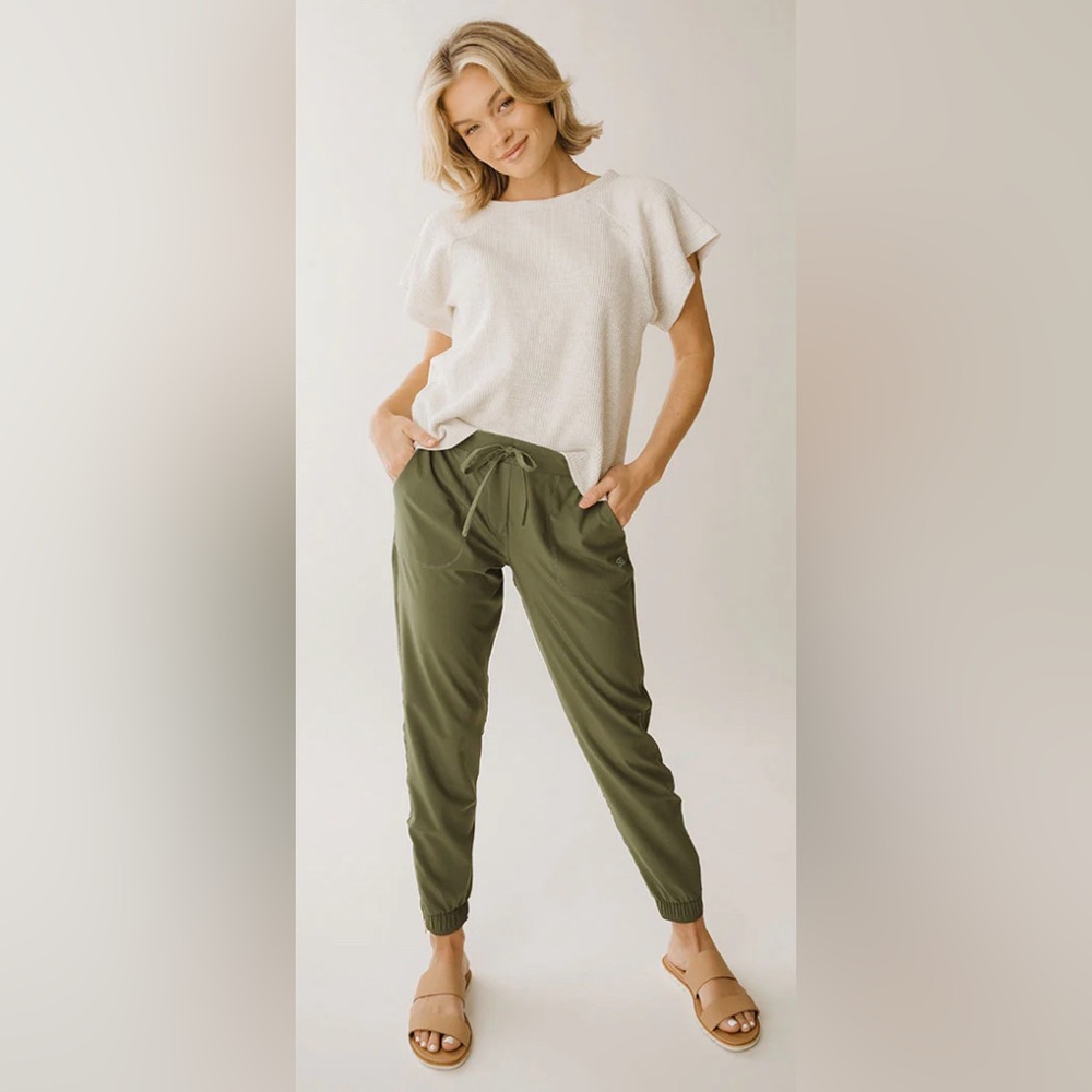 ALBION Jetsetters cropped nylon joggers size women’s large